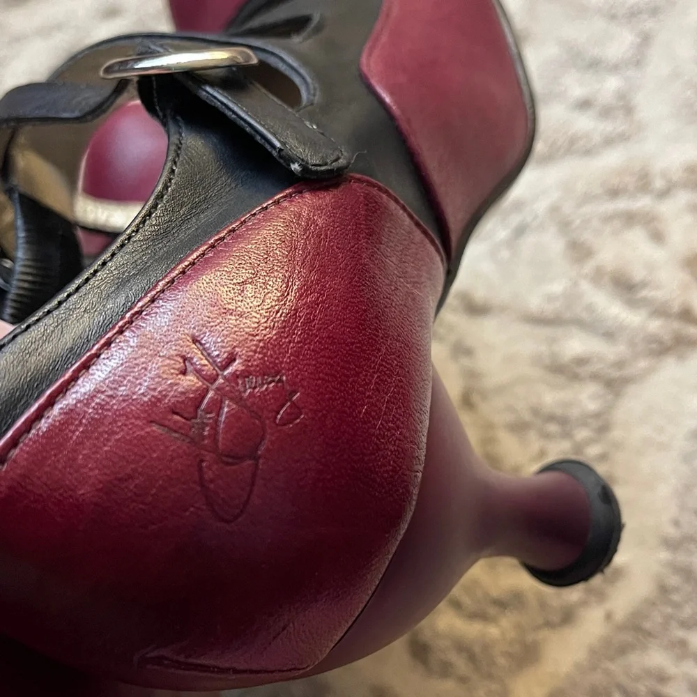 John Fluevog BELLEVUE PEARL HART CRISS-CROSSED MARYJANE HEEL Wine & black sz 8.5 - Picture 6 of 12